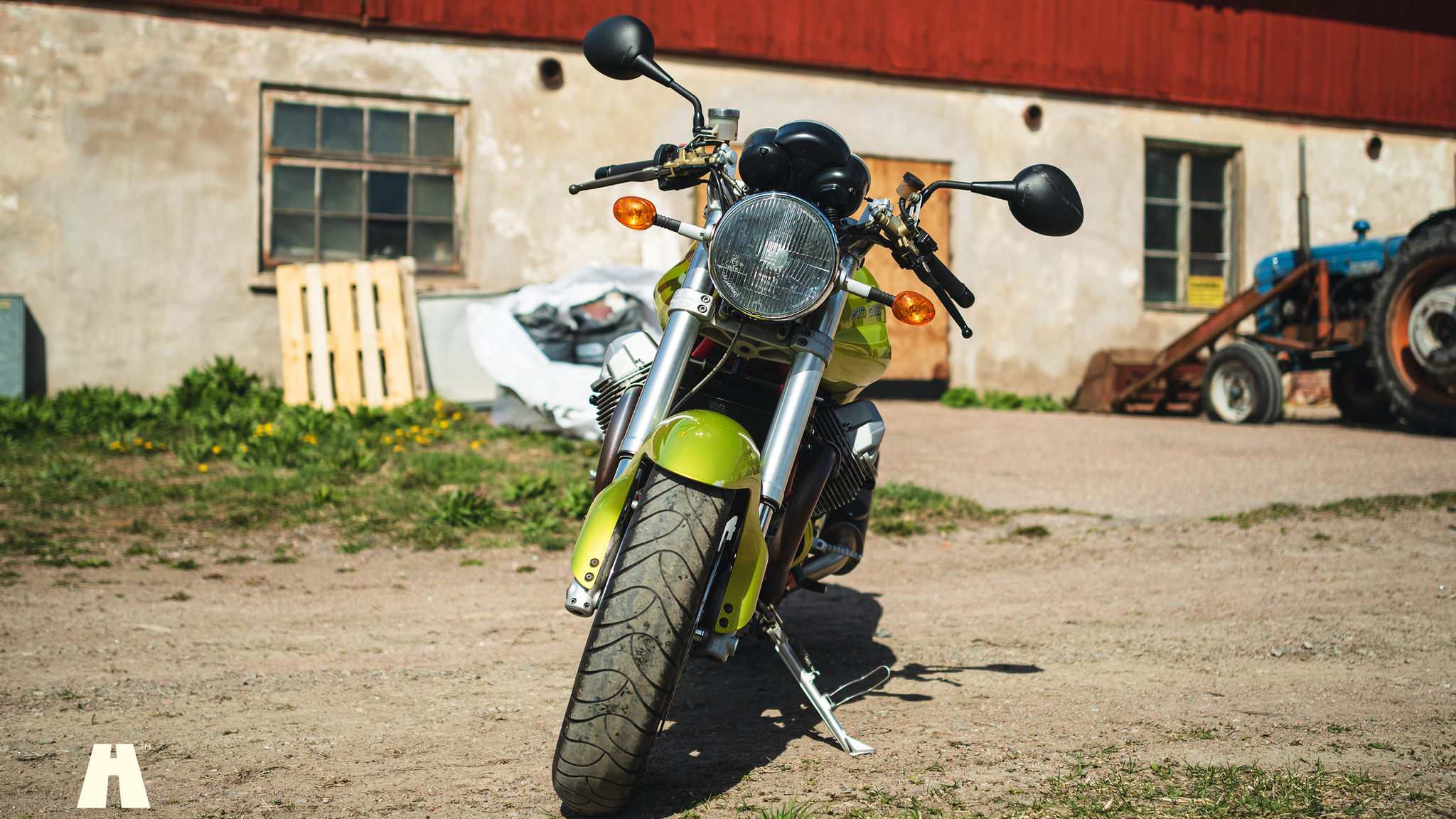 Exterior image of 2002 Moto Guzzi V11 Sport (9)