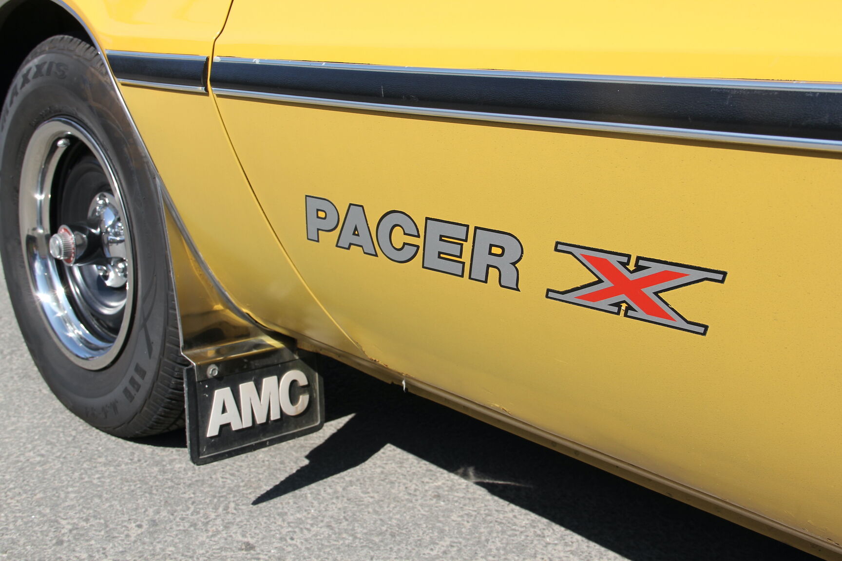 Exterior image of 1975 AMC Pacer X
