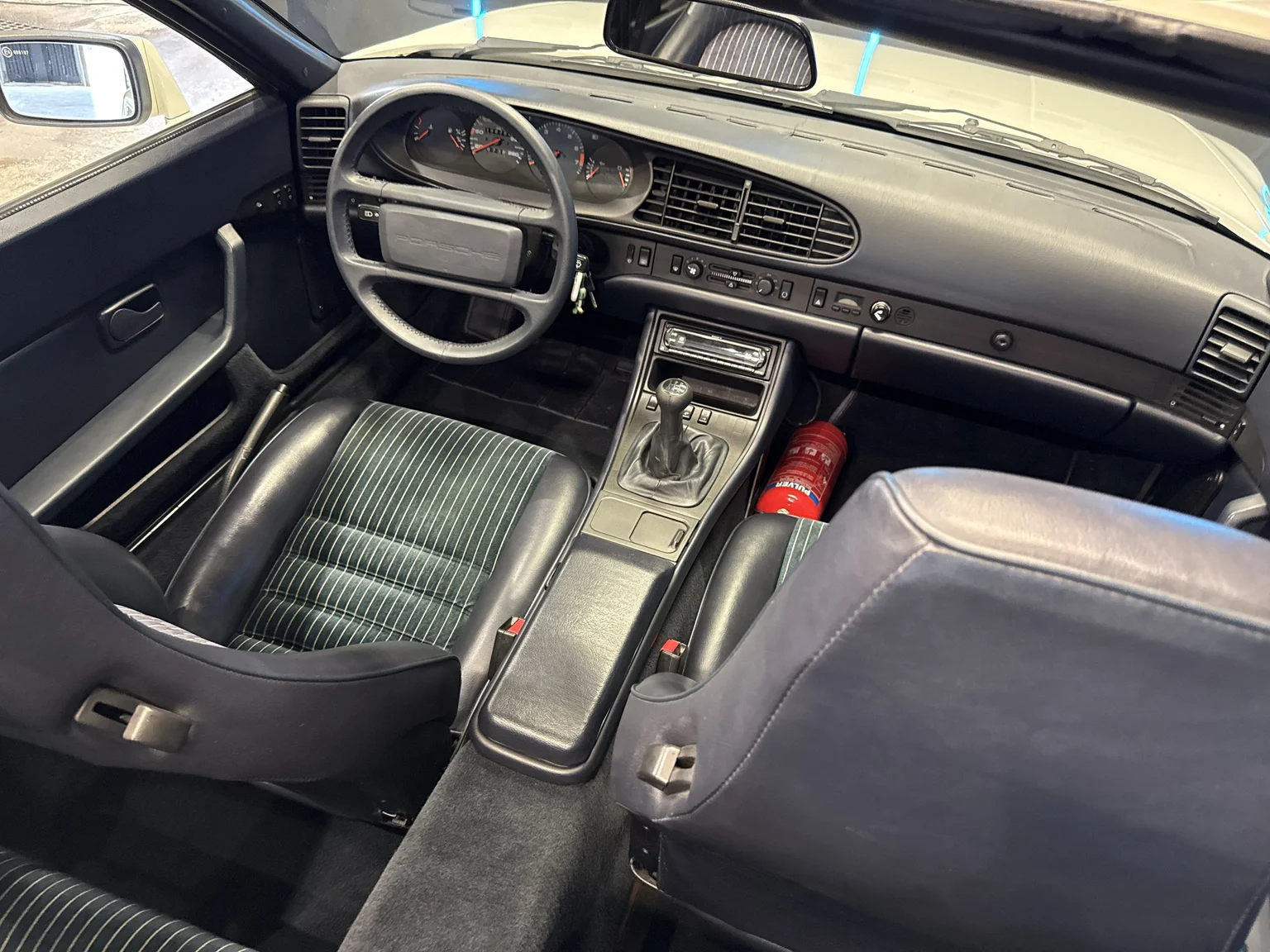 Innenraumfoto von 1989 Porsche 944 2.7 (56)