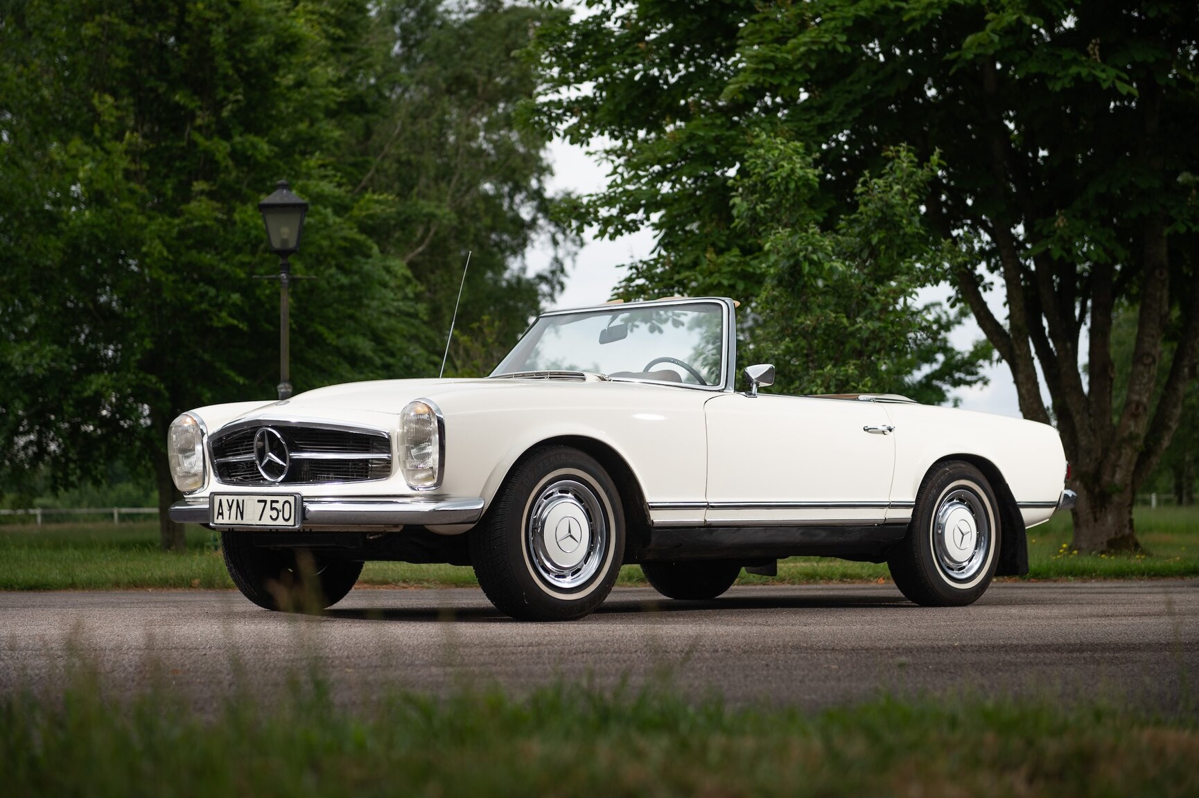 Aussenfoto 1968 Mercedes-Benz 280 SL Pagoda (12)