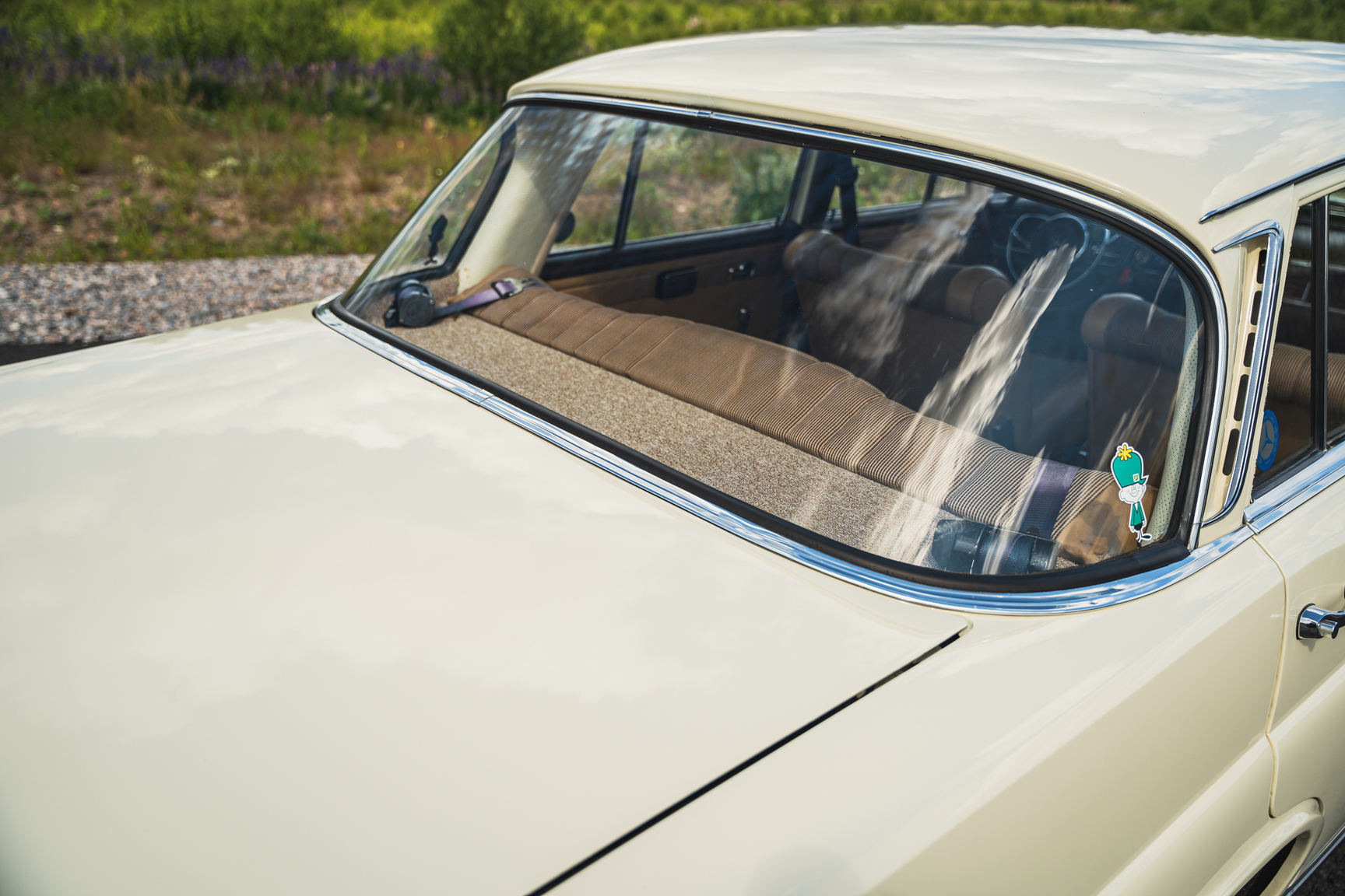 Exteriörbild på 1966 Mercedes-Benz 200 D "Heckflosse"