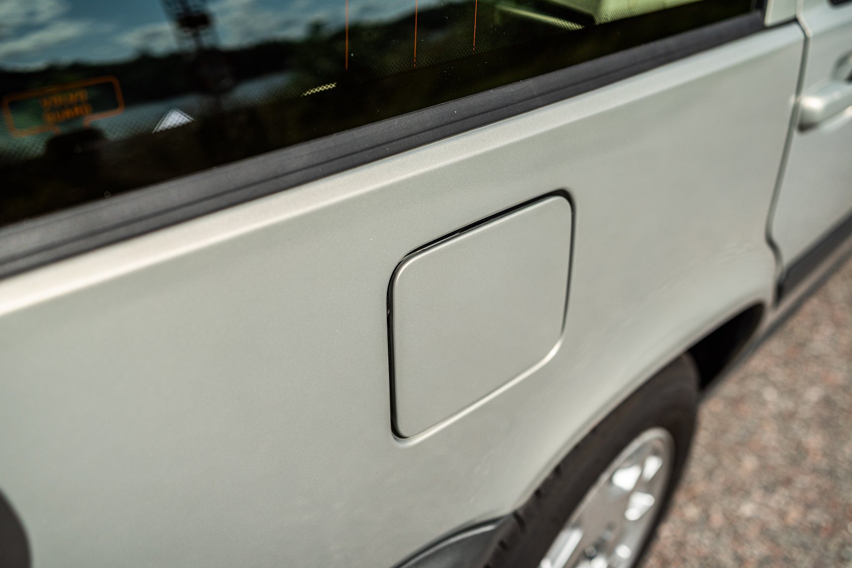 Exterior image of 2000 Volvo V70 XC 2.4 T AWD 