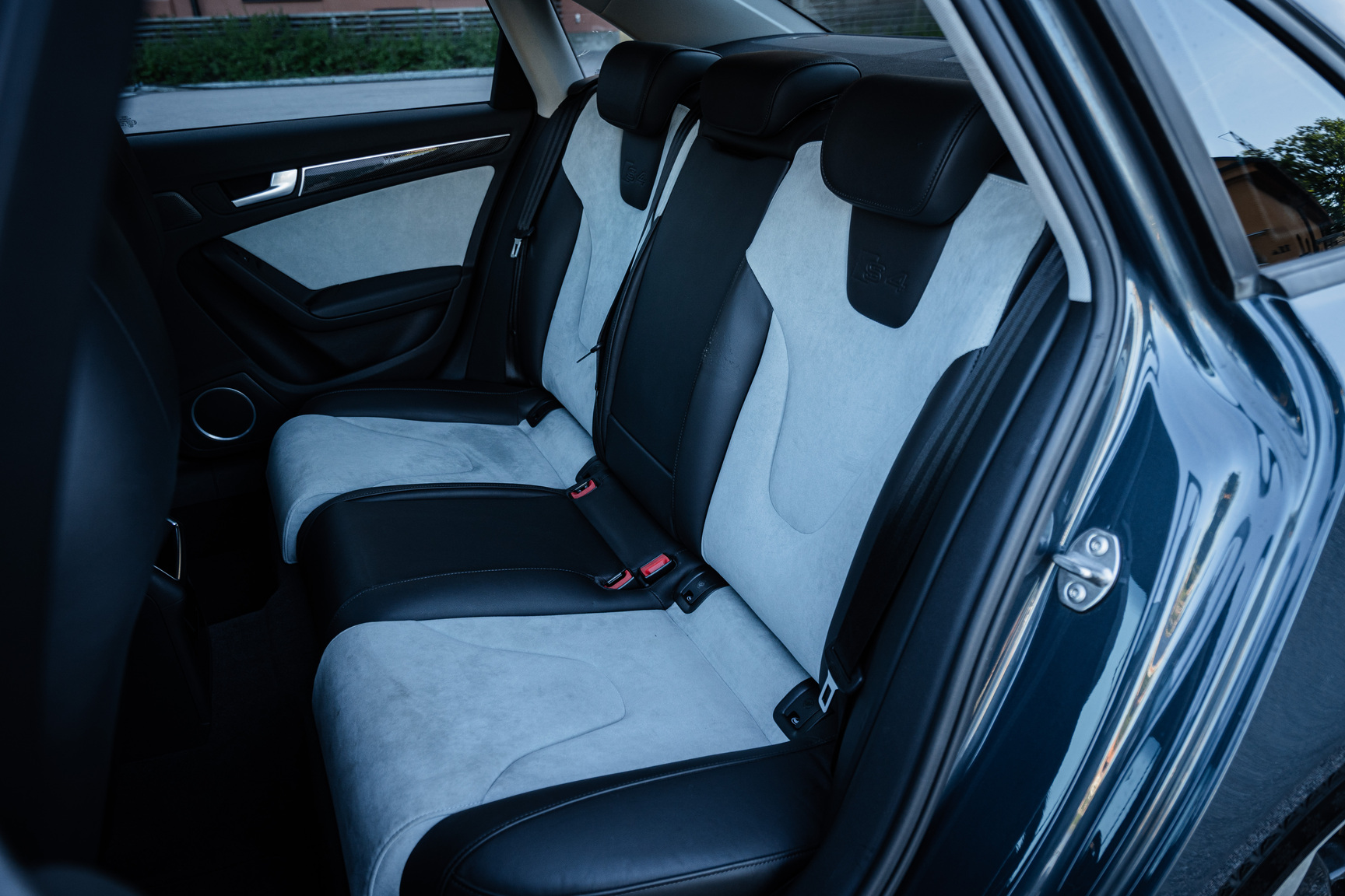 Innenraumfoto von 2011 Audi S4 (16)