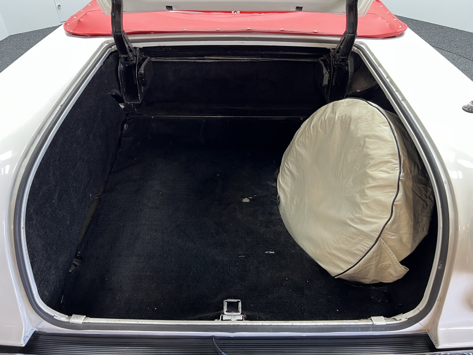 Interior image of 1958 Pontiac Chieftain