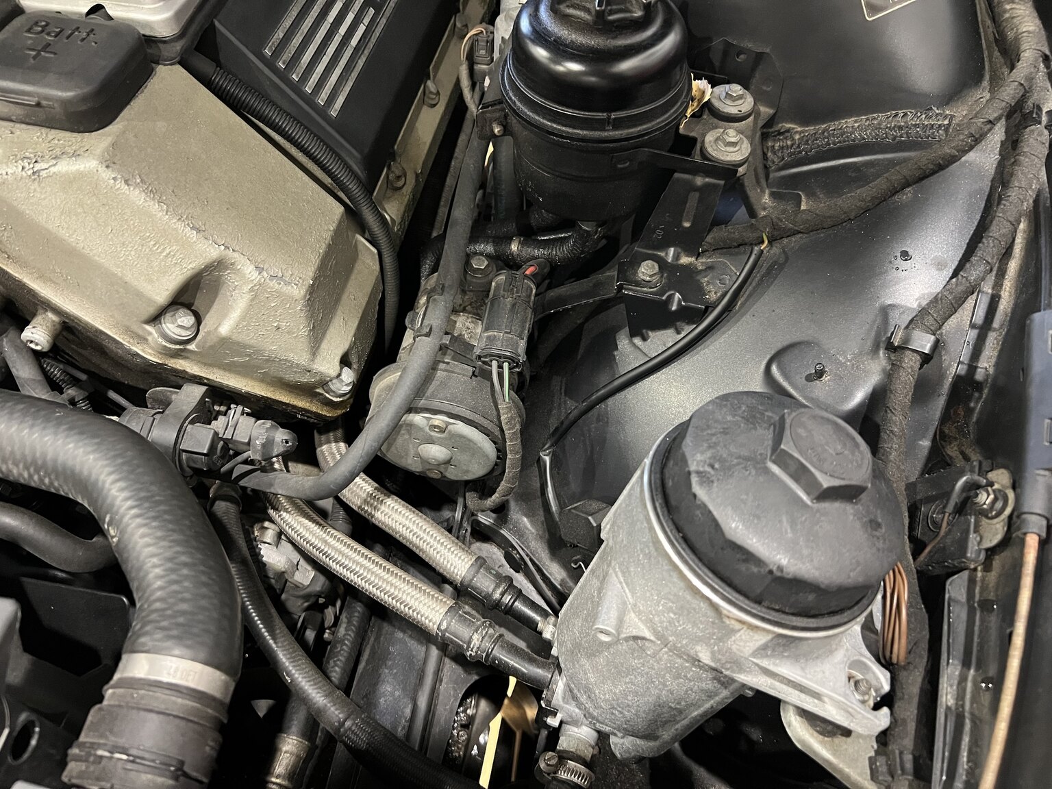 Image of 2003 BMW 540i Touring mechanics