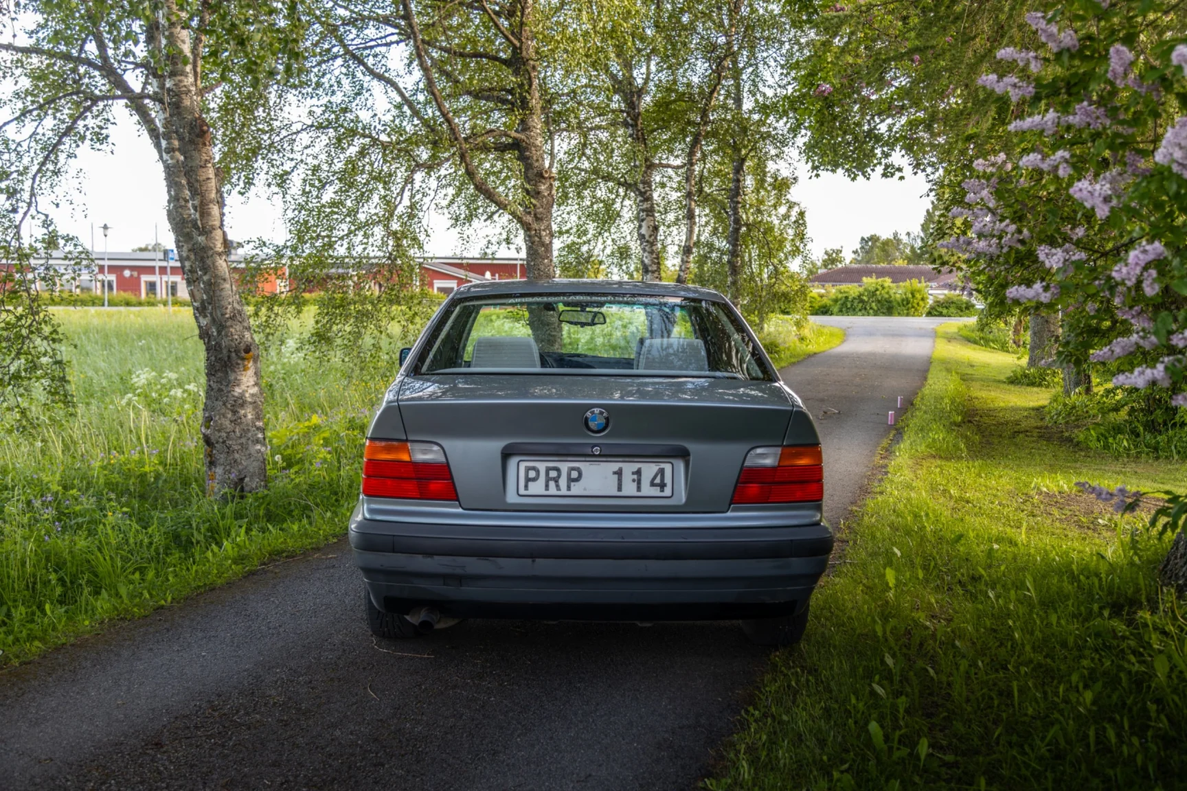 Exterior image of 1994 BMW 318i - NO RESERVE (4)