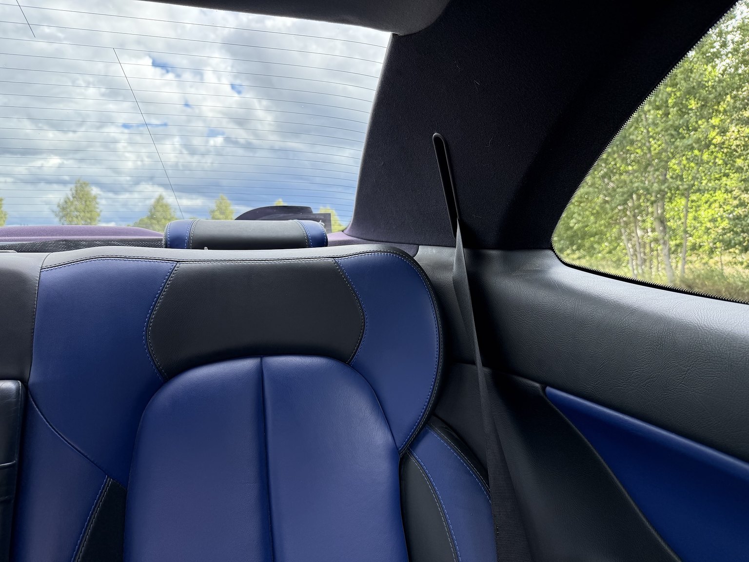 Interior image of 2000 Mercedes-Benz CLK 55 AMG Coupé