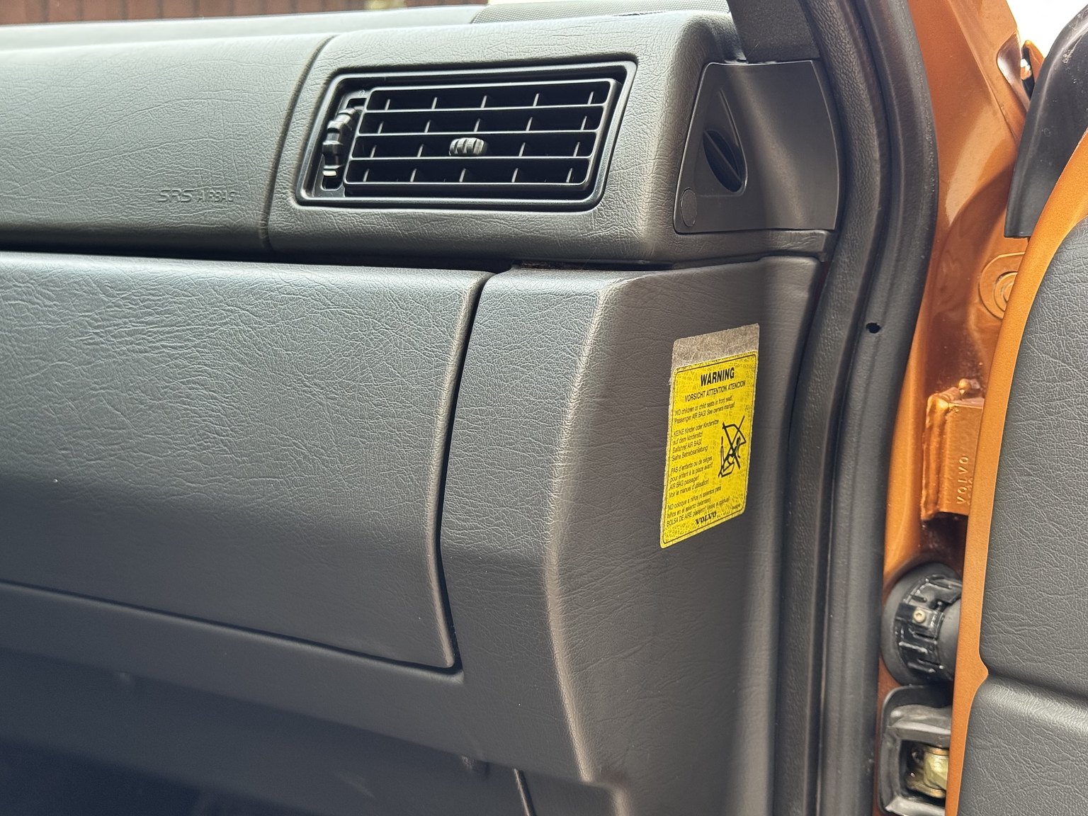 Interior image of 1996 Volvo 850 R