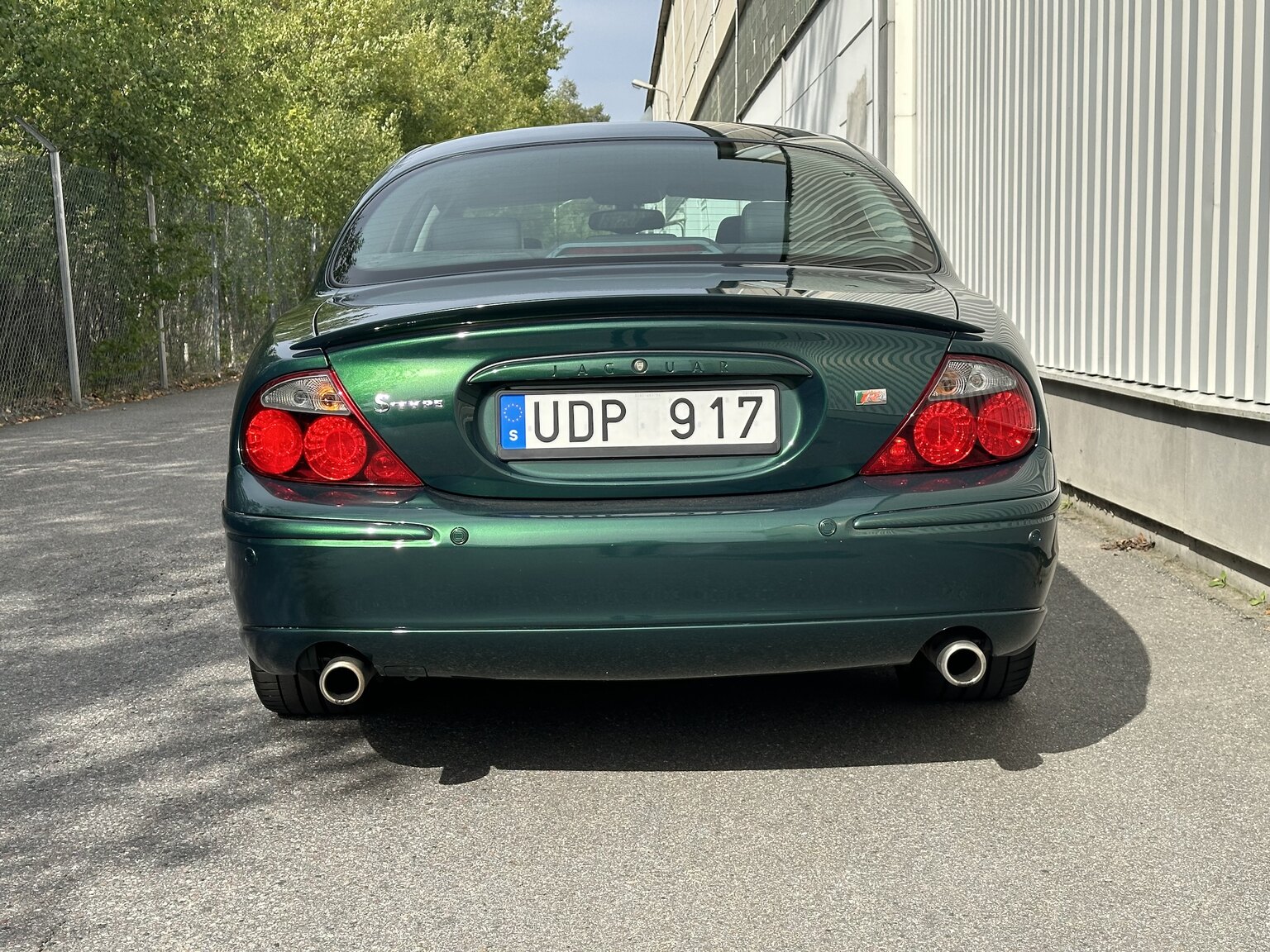 Exteriörbild på 2003 Jaguar S-Type R