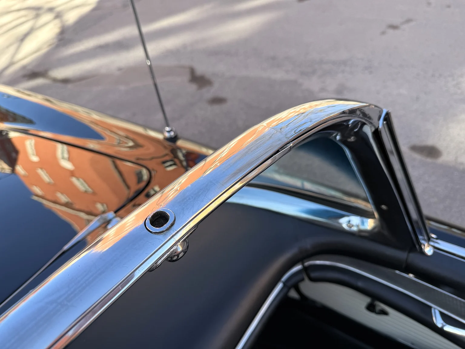 Interior image of 1955 Ford Thunderbird (48)