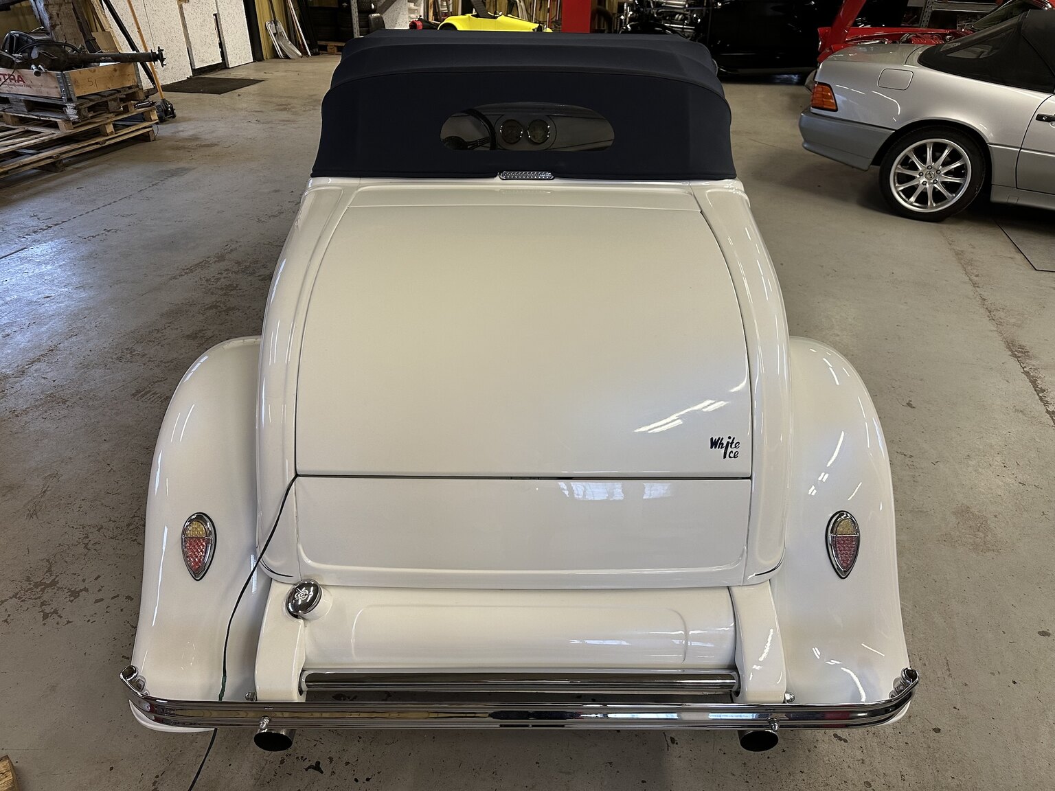 Exteriörbild på 1932 Custom Ford Rod White Ice