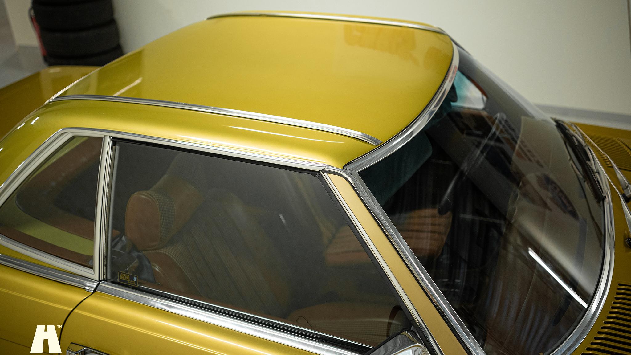 Exterior image of 1975 Mercedes SL 350