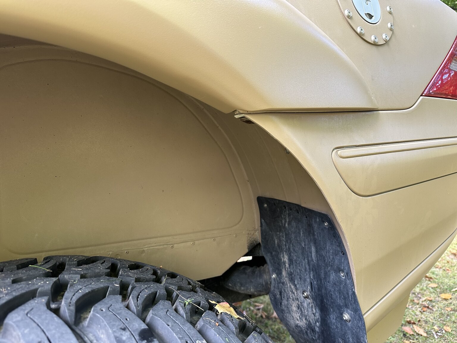 Exteriörbild på 2001 Mercedes-Benz CL600/ML 55 AMG