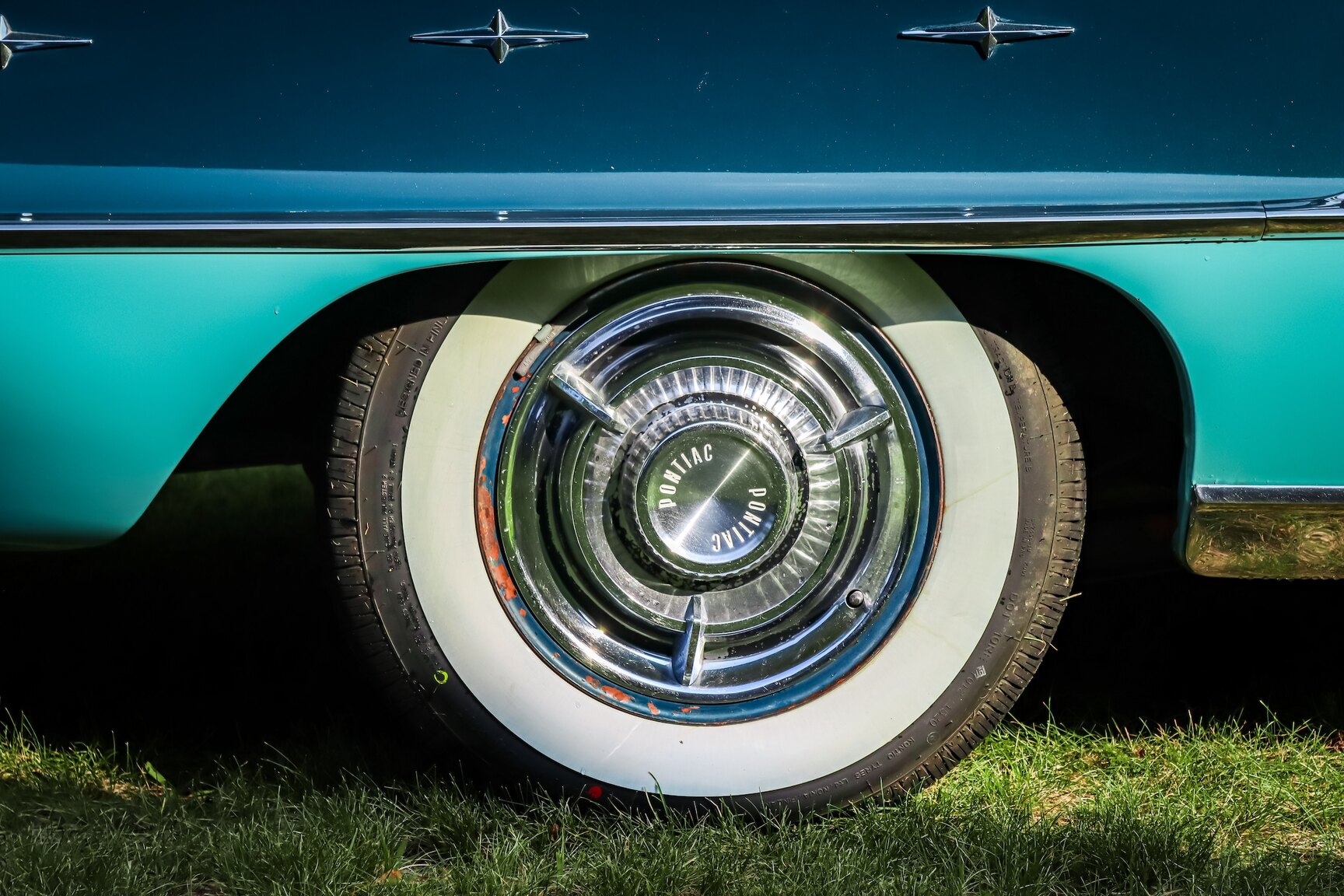 Exterior image of 1958 Pontiac Bonneville