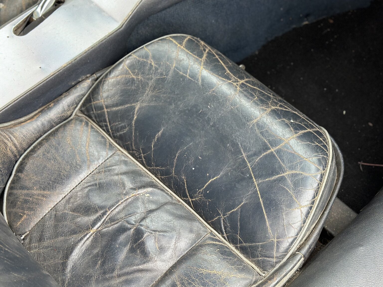 Interior image of 1962 Jaguar E-Type 3.8 Series I