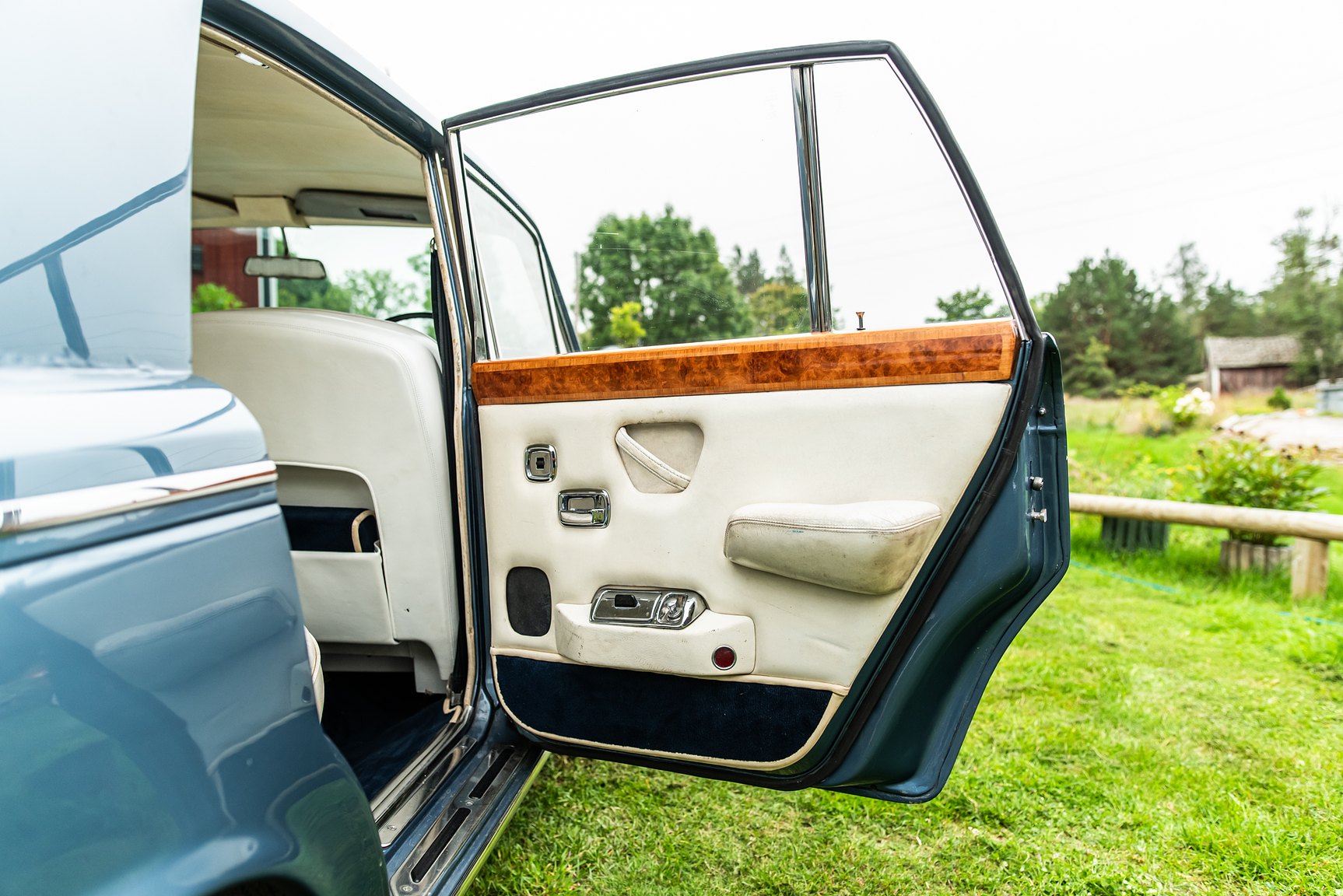 Interior image of 1972 Rolls-Royce Silver Shadow