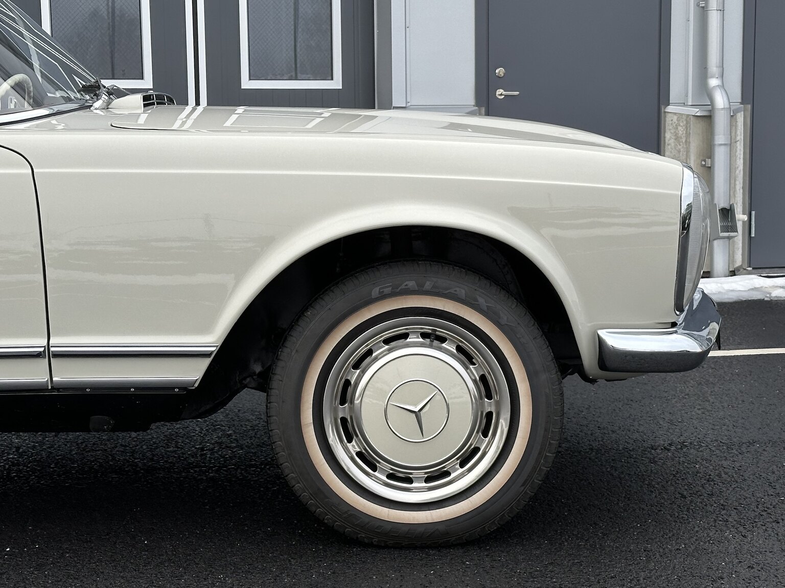 Aussenfoto 1968 Mercedes Benz SL 280 Pagoda (10)