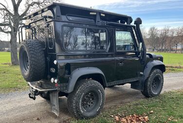 Exterior image of 2002 Land Rover Defender 90 2.5 Td5