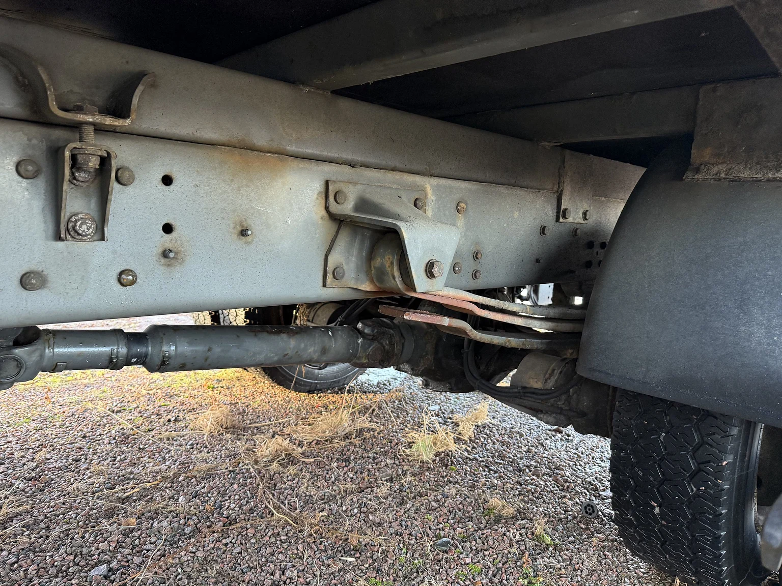 Exteriörbild på 2000 Volvo FL6 4x2 - NO RESERVE (35)