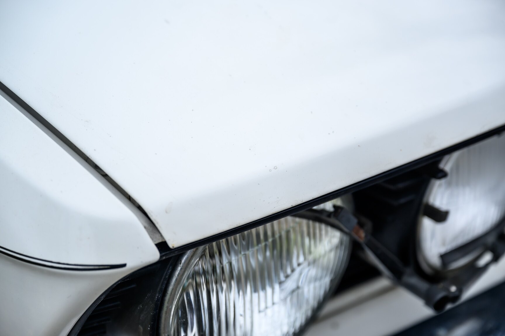 Exterior image of 1986 BMW 520i