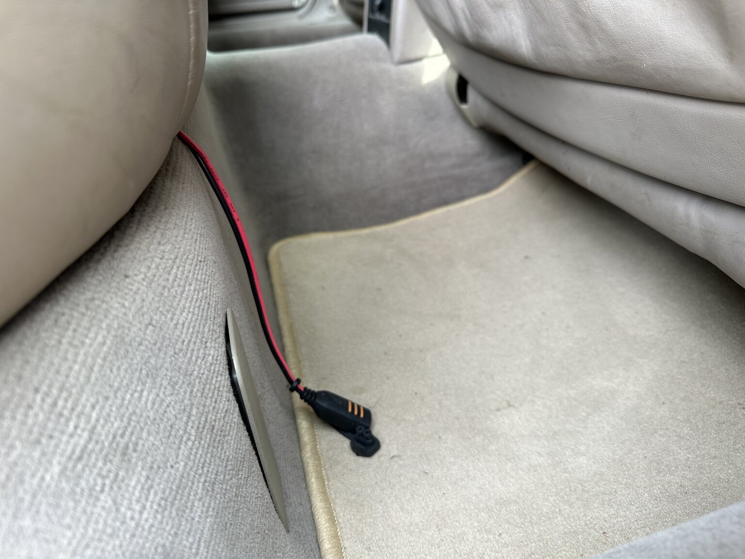 Interior image of 1992 BMW 740iA