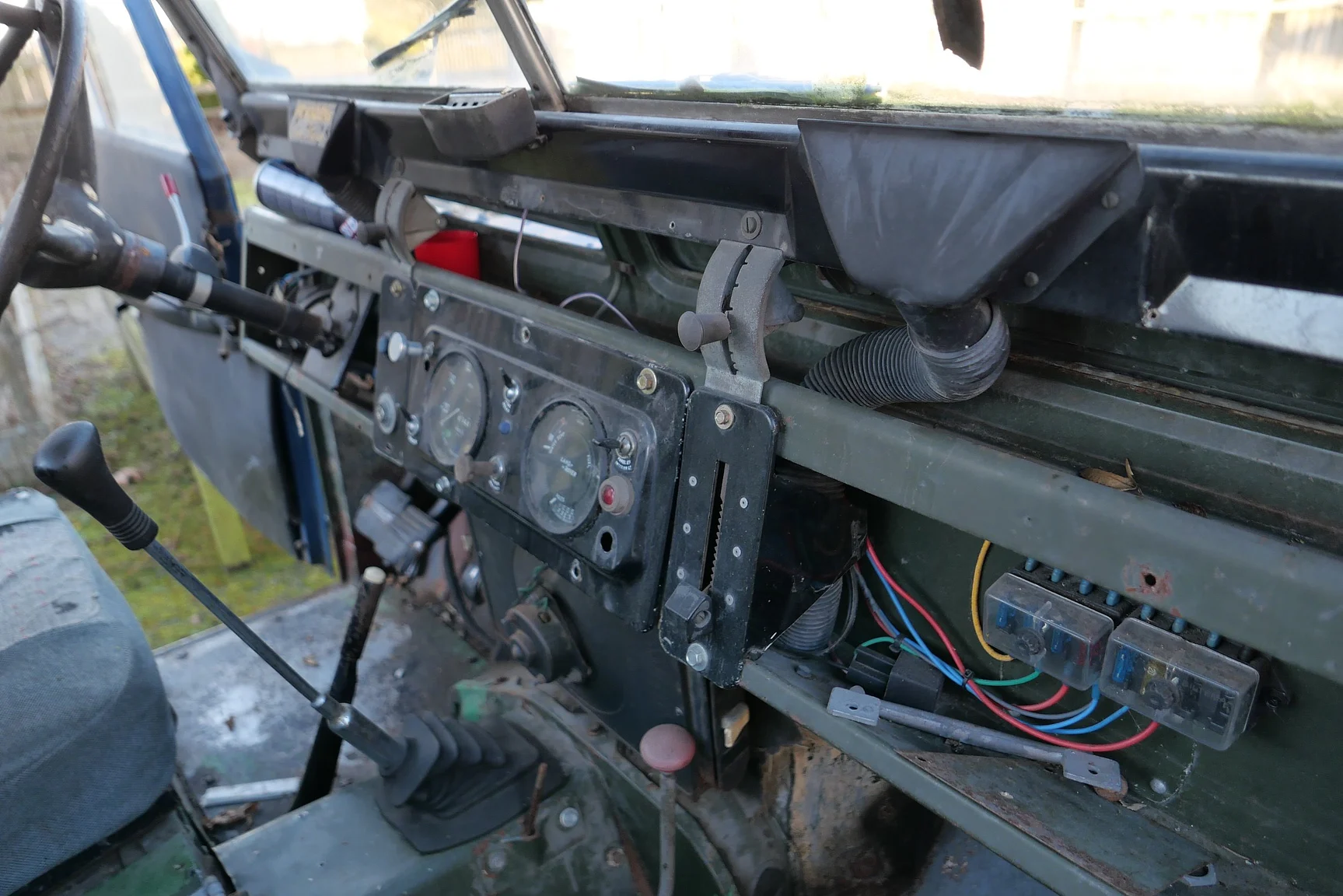 Interior image of 1970 Land Rover Series 2 88 Pick up (12)