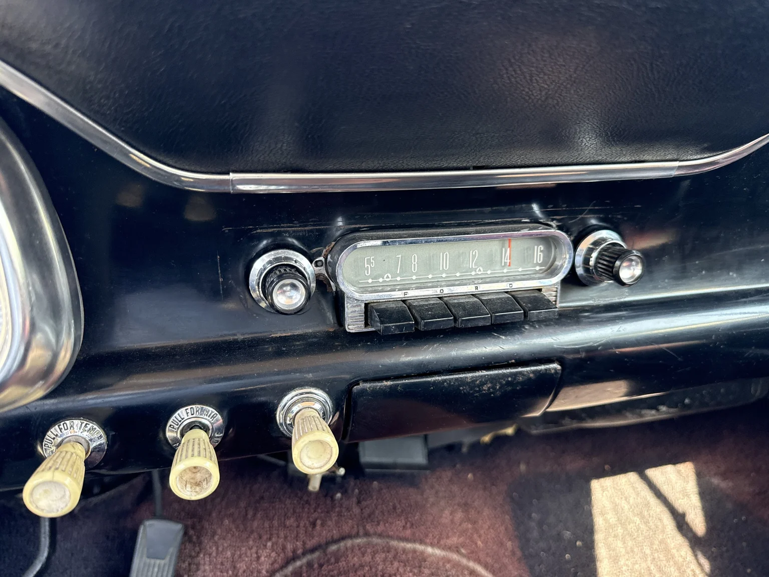 Interior image of 1961 Ford Falcon Tudor Sedan (33)