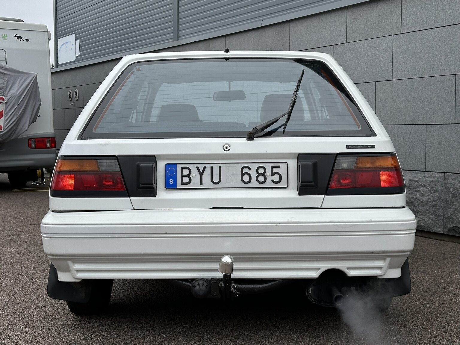 Exteriörbild på 1988 Nissan Sunny (38)