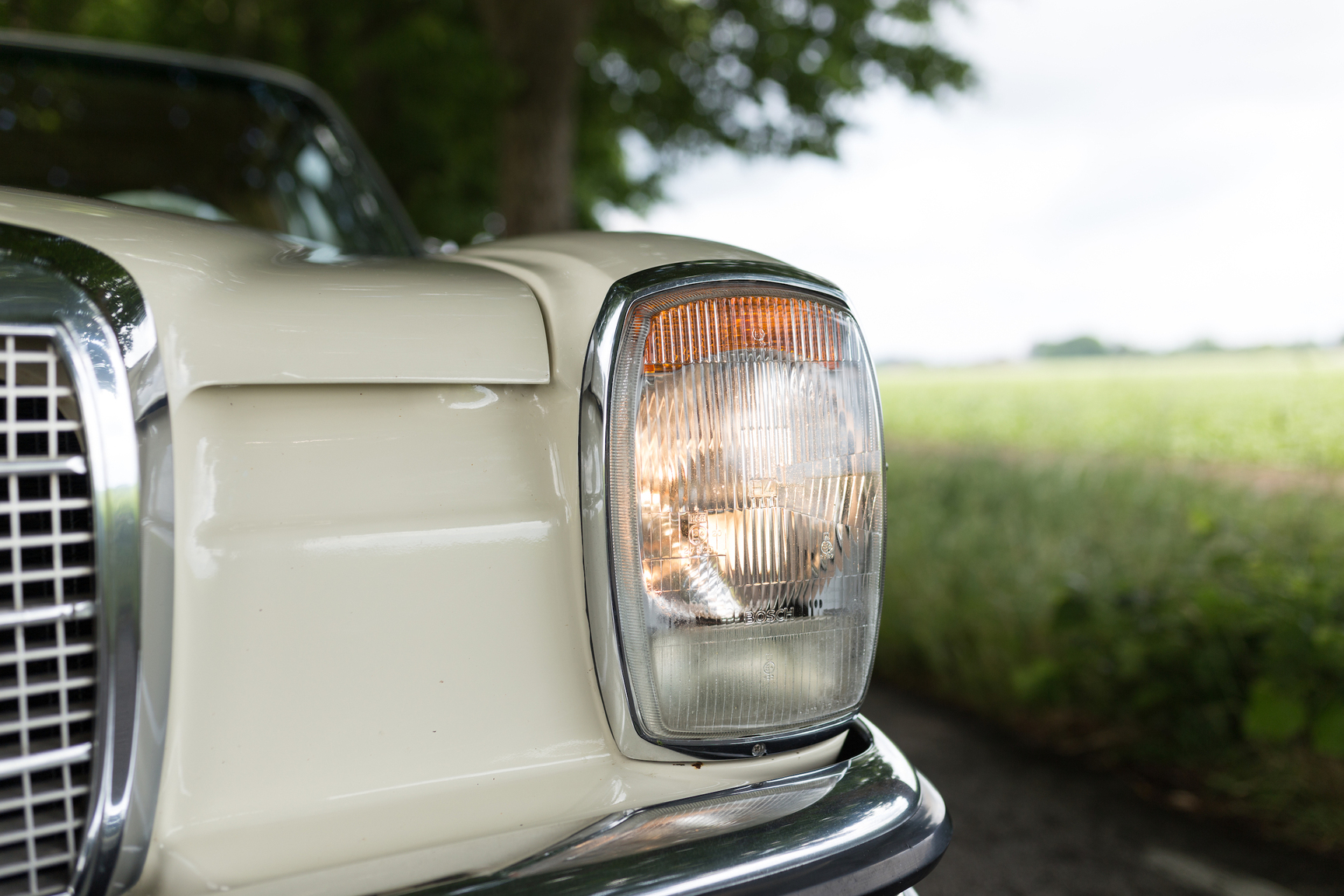 Exteriörbild på 1971 Mercedes 250 C