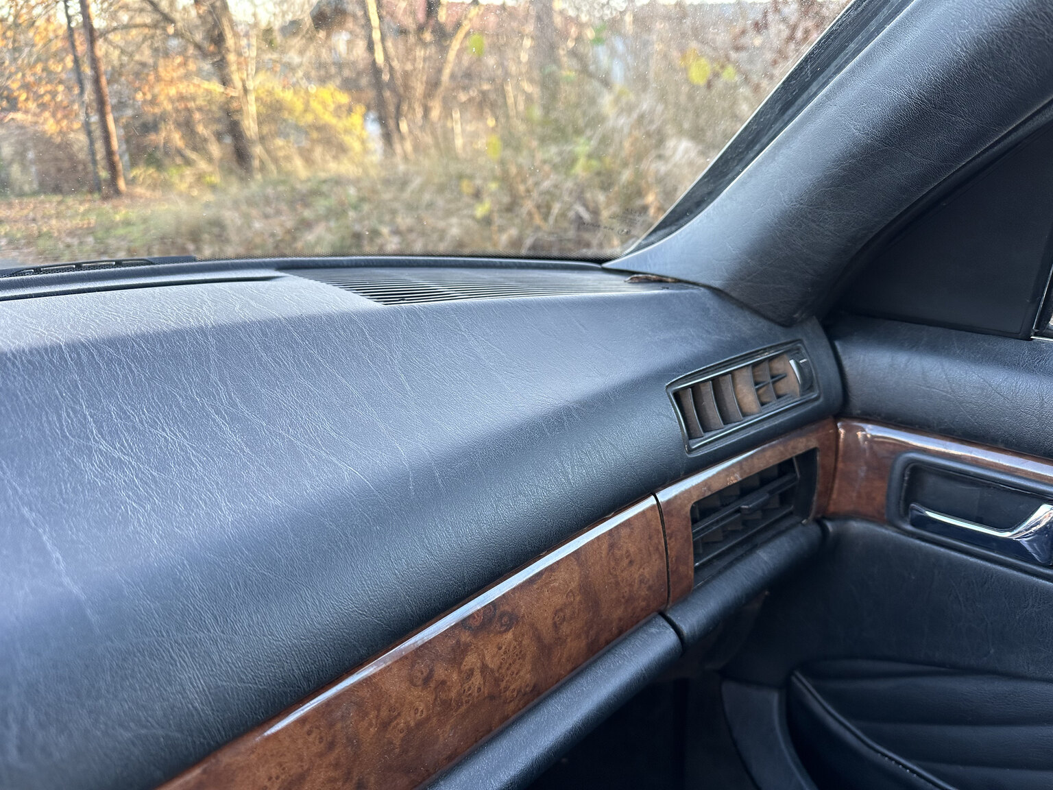 Interiörbild 1988 Mercedes 560 SEC