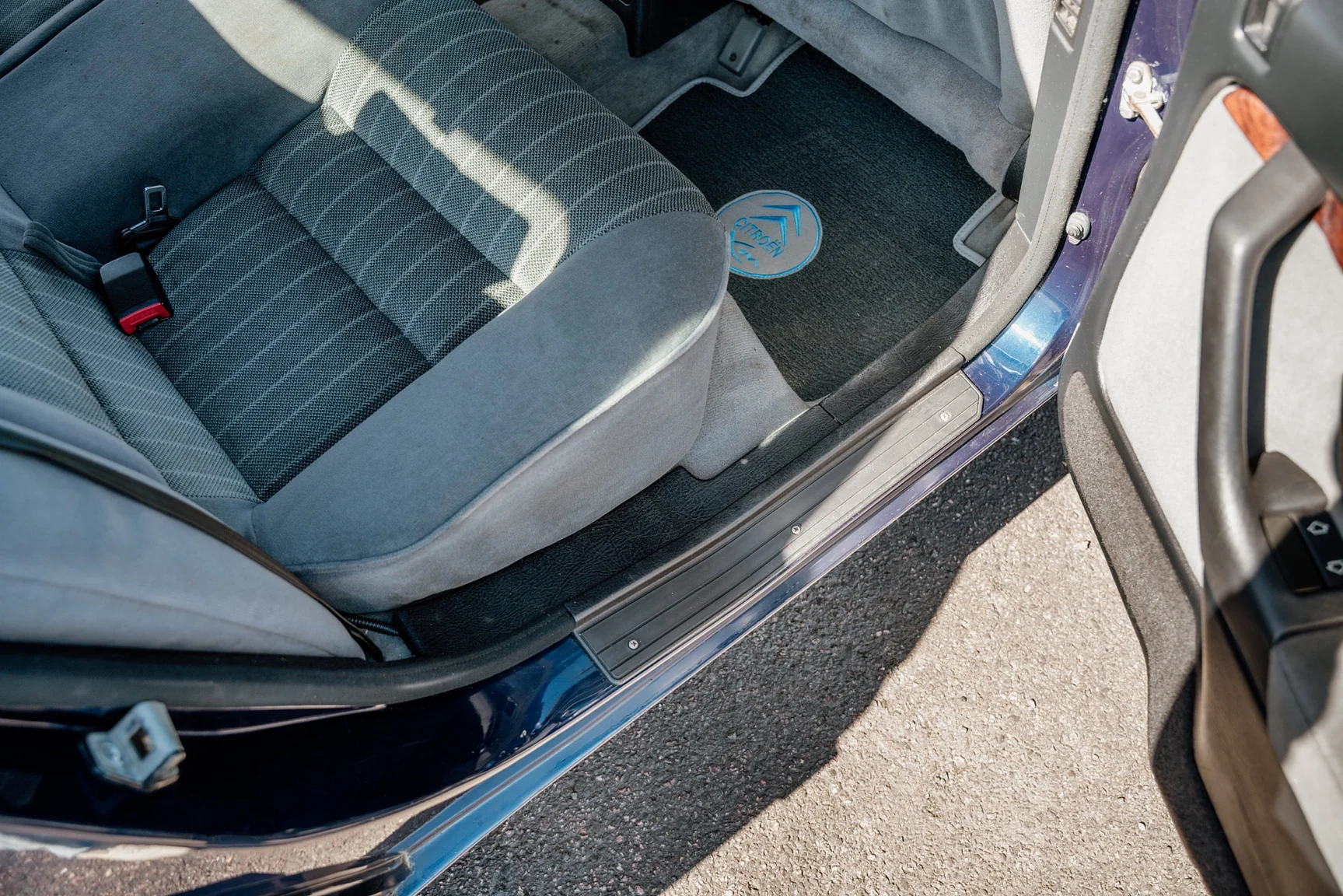 Innenraumfoto von 1997 Citroën XM Turbo CT VSX (46)
