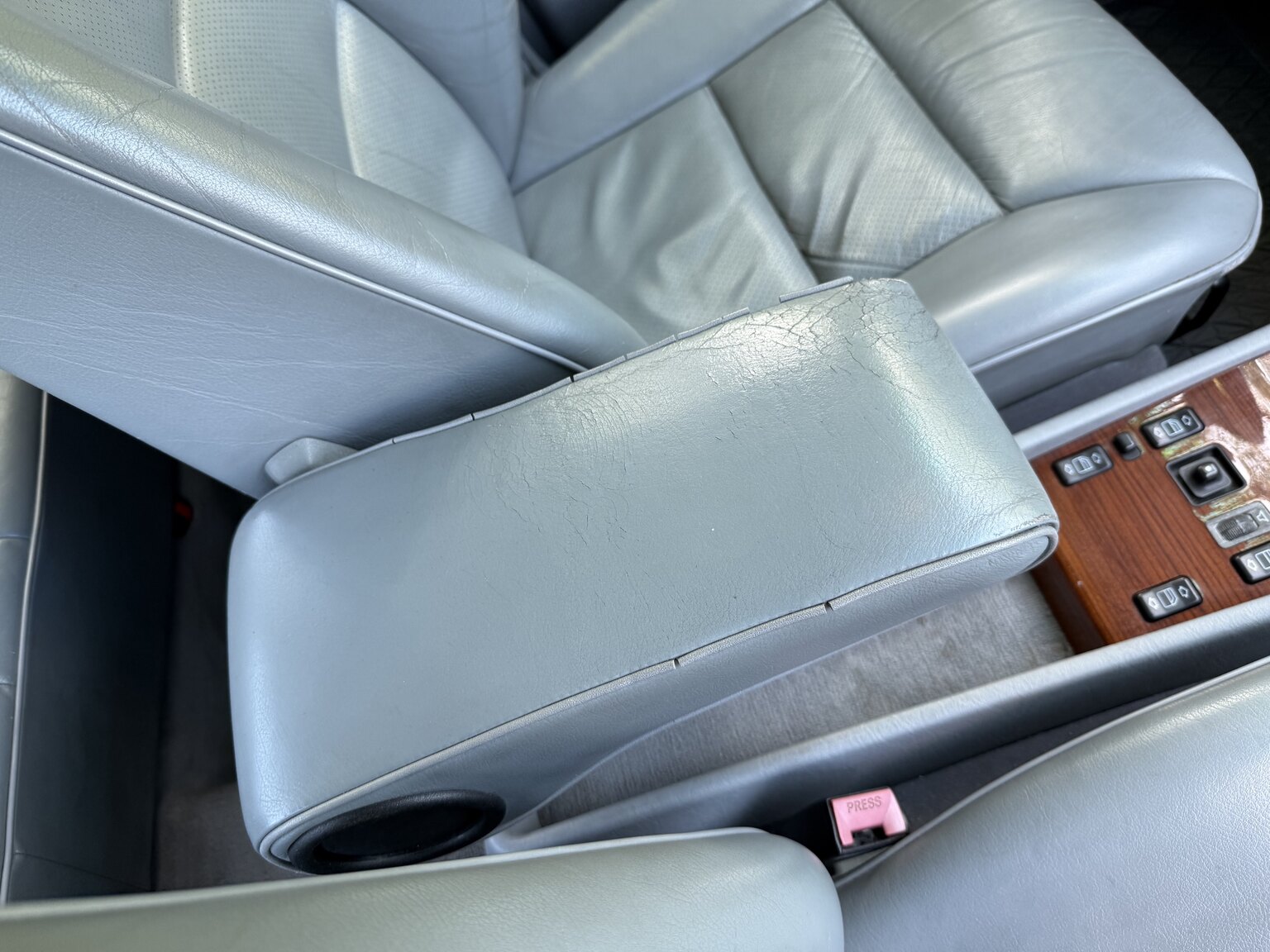 Interior image of 1991 Mercedes-Benz 300 E-24
