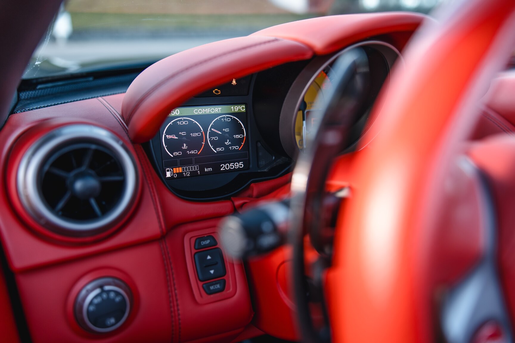 Interior image of 2011 Ferrari California 