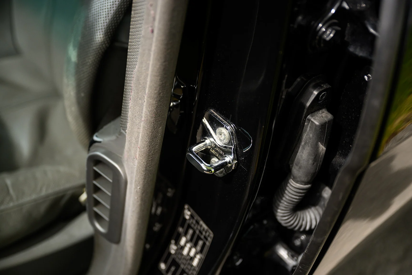 Interior image of 2001 BMW 745i (76)