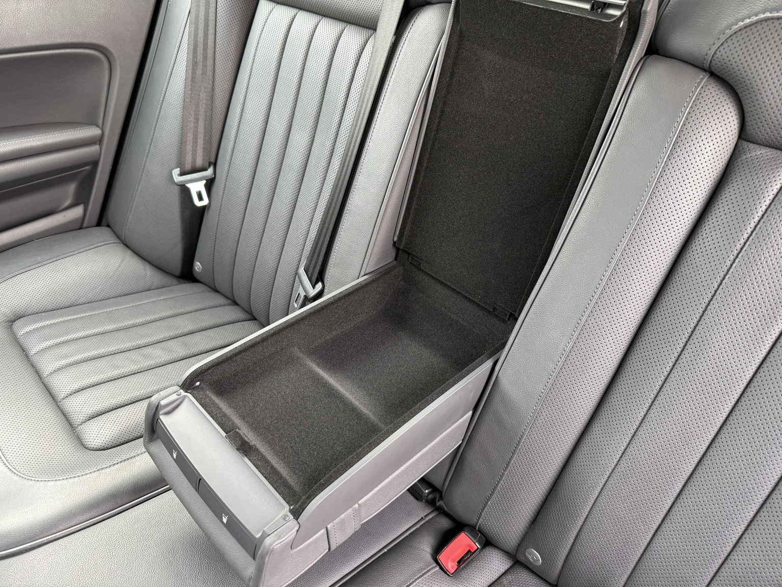 Interiörbild 2013 Volkswagen Phaeton 3.0 TDI (49)