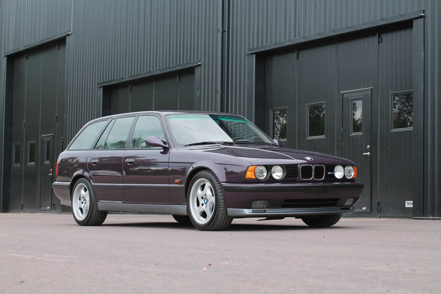 Exteriörbild på 1993 BMW M5 Touring 3.8 Manual (108)