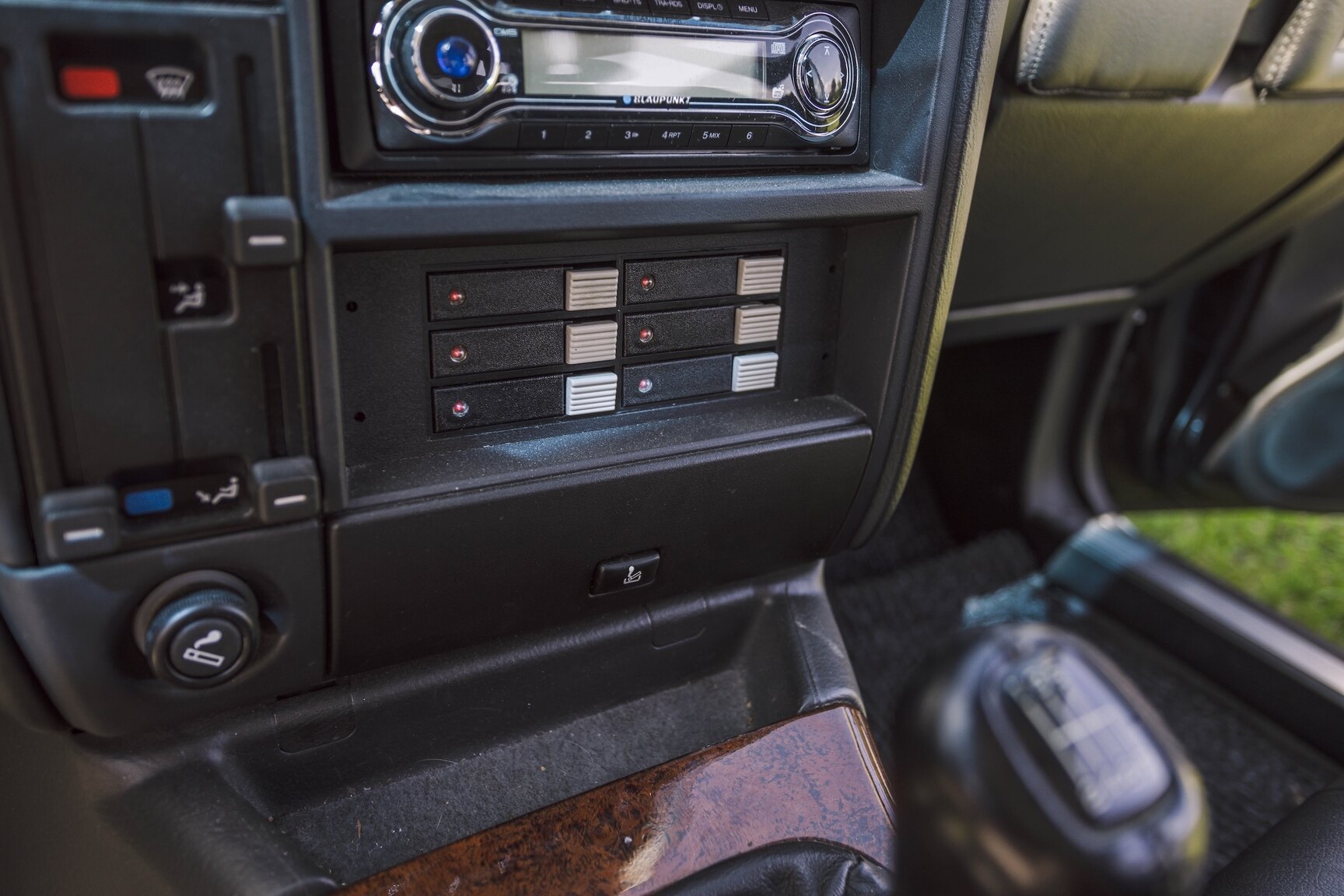 Interior image of 1991 Lotus Omega