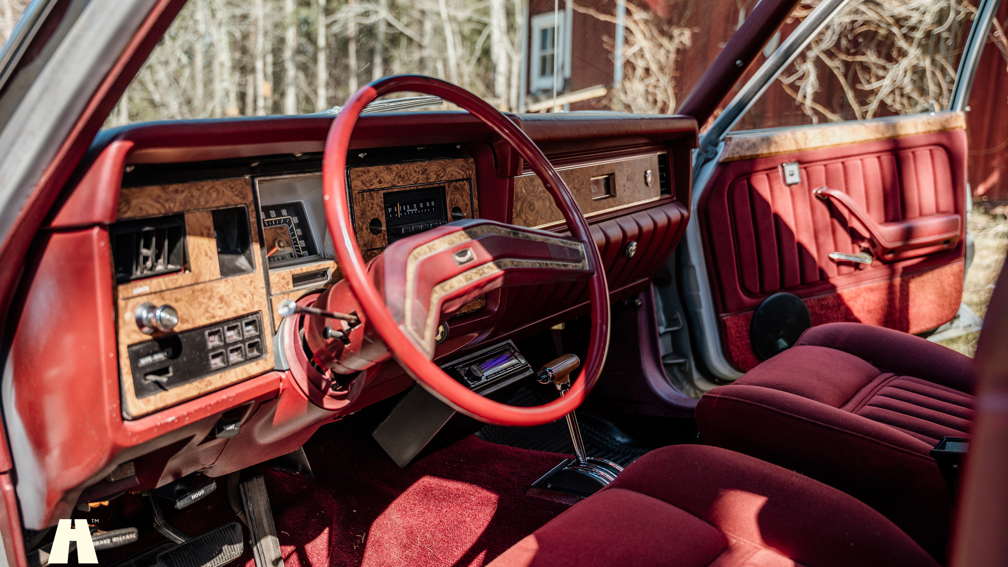 Interior image of 1976 Ford Mercury Monarch Ghia (7)