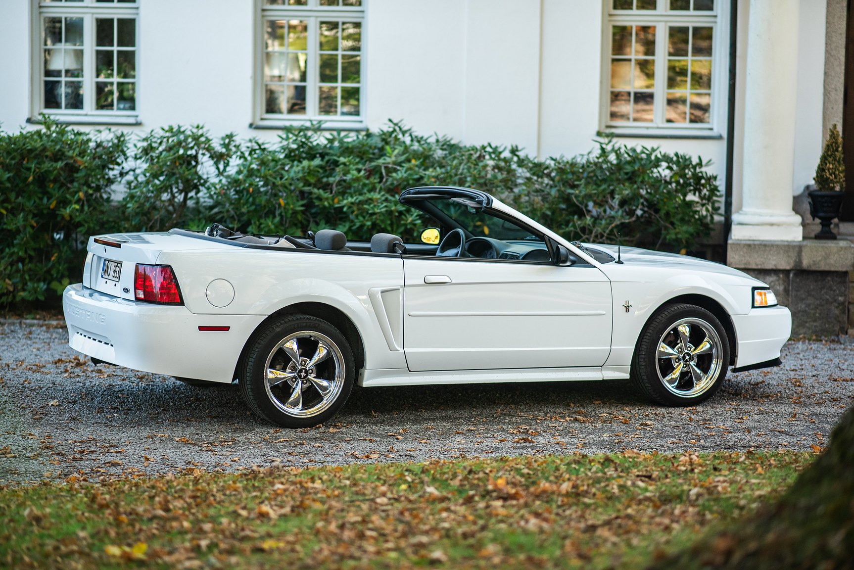 Exteriörbild på 2000 Ford Mustang Convertible 3.8 V6 Automat