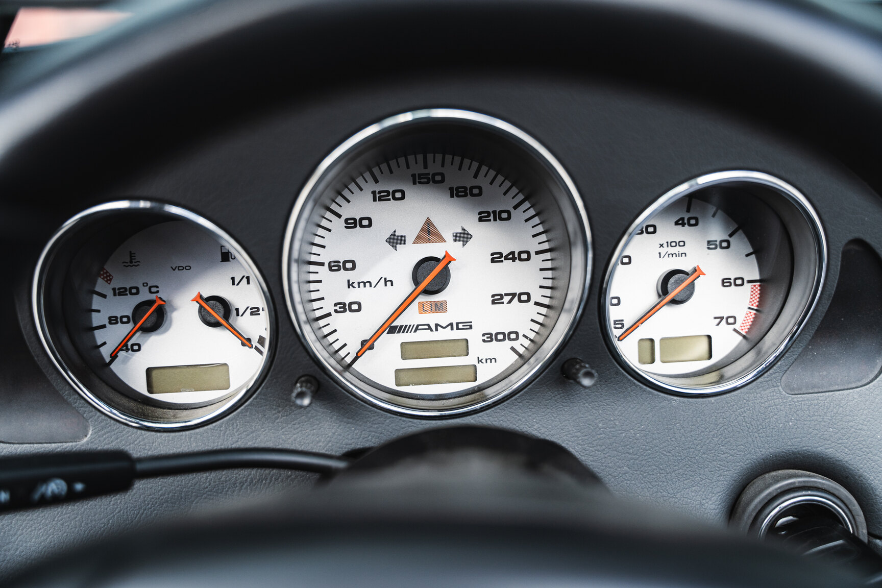 Interior image of 2001 Mercedes-Benz SLK 32 AMG