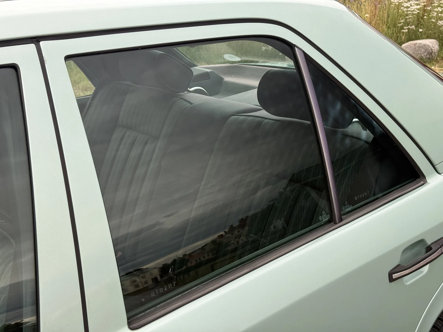 Aussenfoto 1991 Mercedes-Benz 300 E 4MATIC (42)