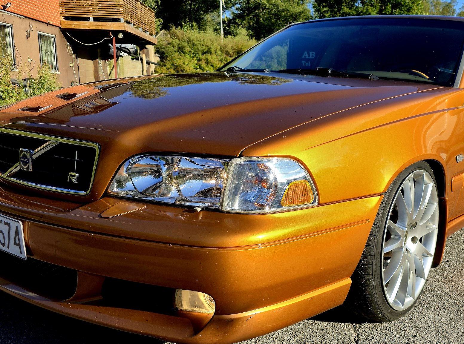 Exterior image of 1998 Volvo V70 R 2.3 T Automatisk