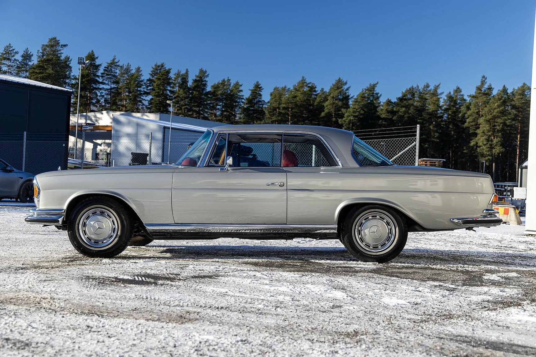 Aussenfoto 1970 Mercedes-Benz  280 SE 3.5 Coupé (8)