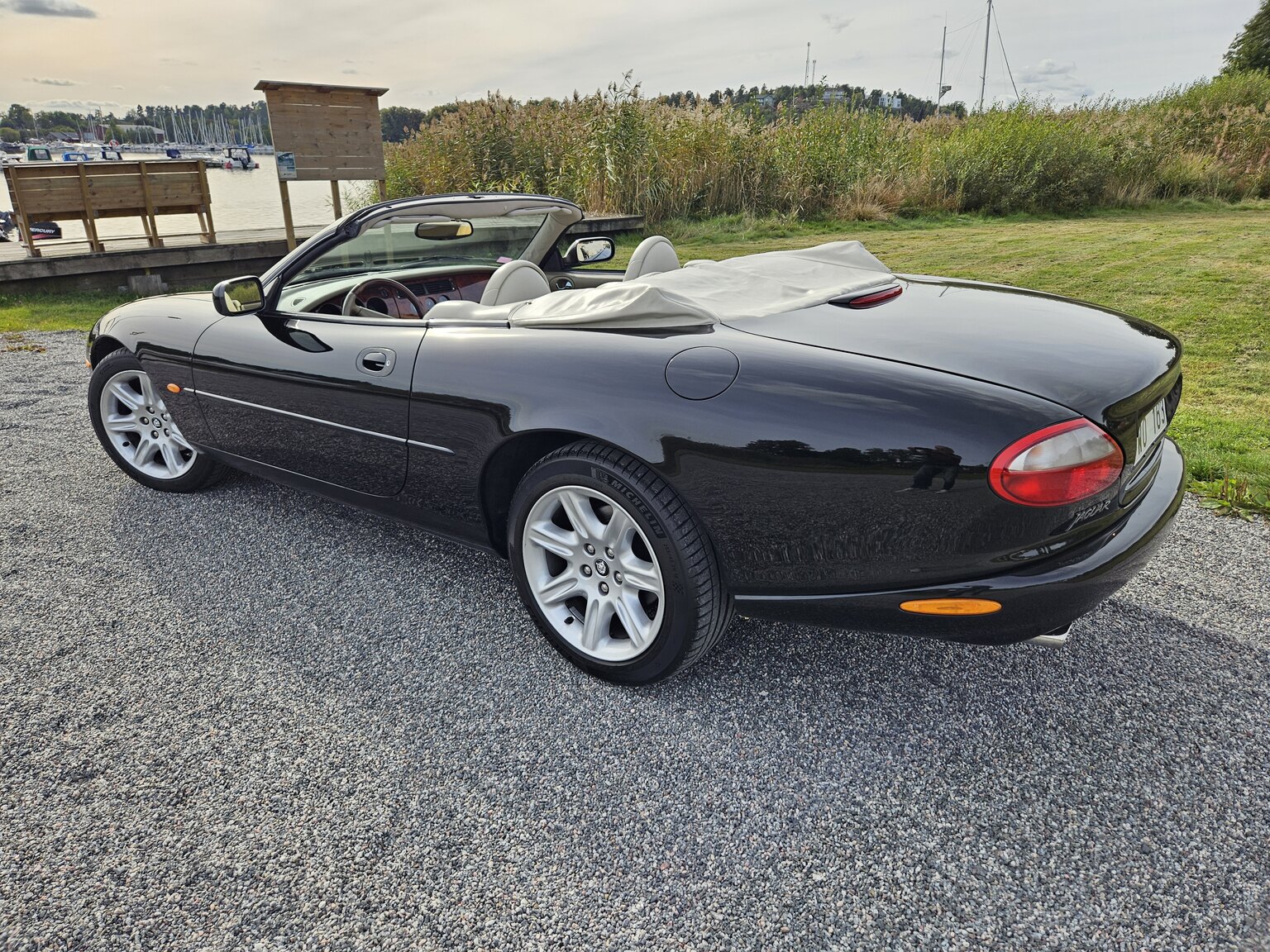 Exteriörbild på 1998 Jaguar XK8 Cabriolet