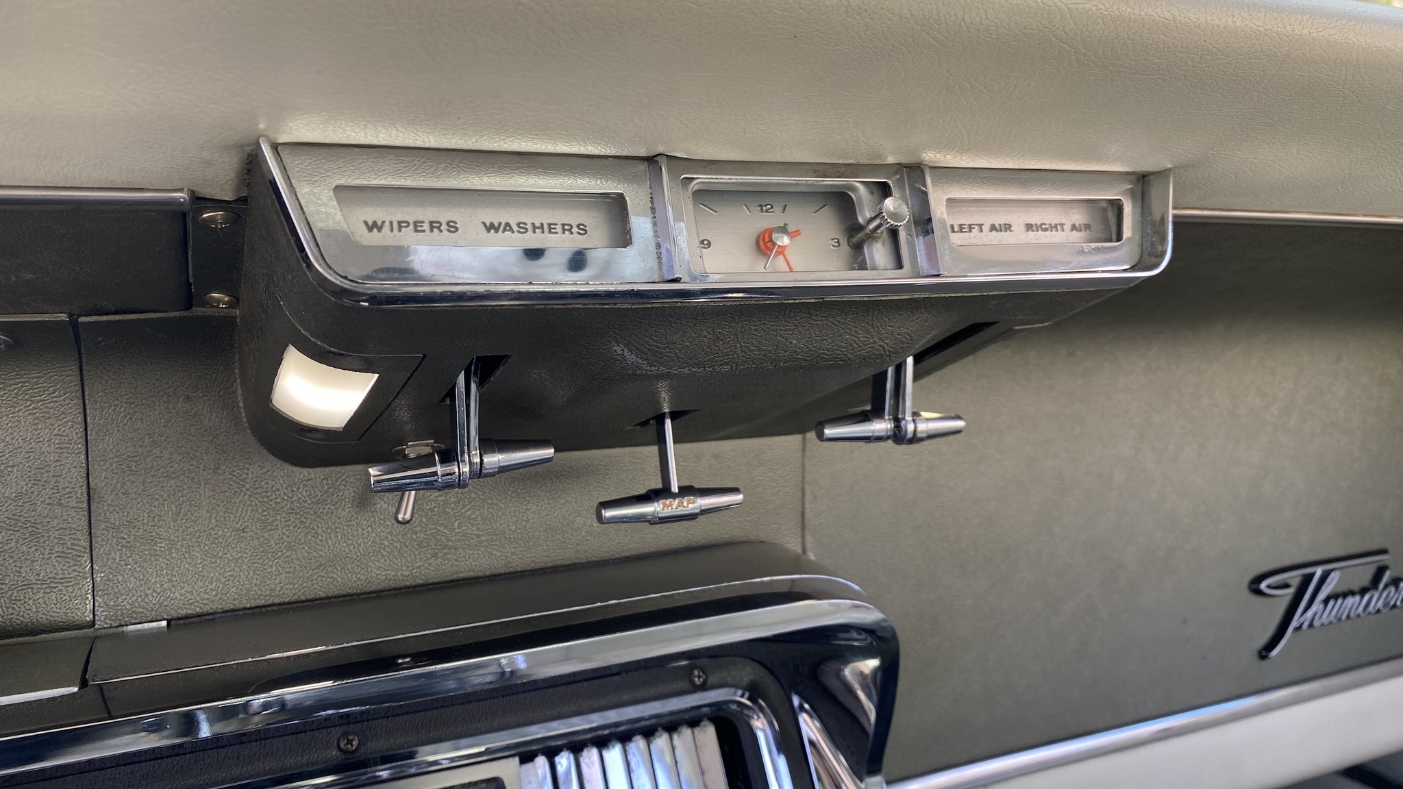 Interiörbild 1966 Ford Thunderbird Town Hardtop 6.4