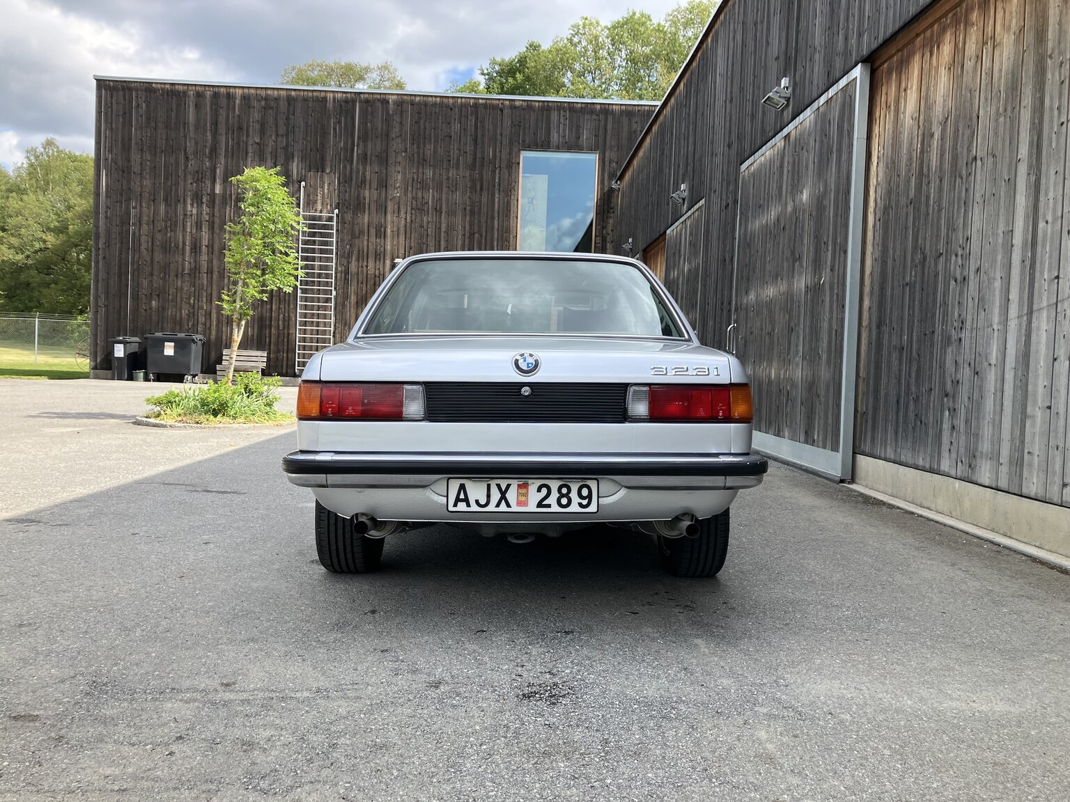Exteriörbild på 1979 BMW 323i