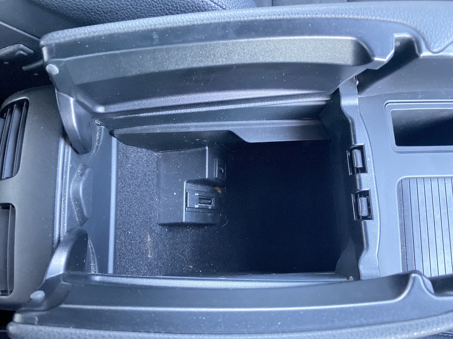 Interiörbild 2011 Mercedes-Benz C 63 AMG