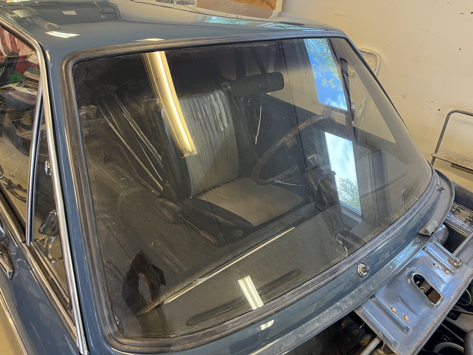 Exterior image of 1972 BMW 2000 Touring
