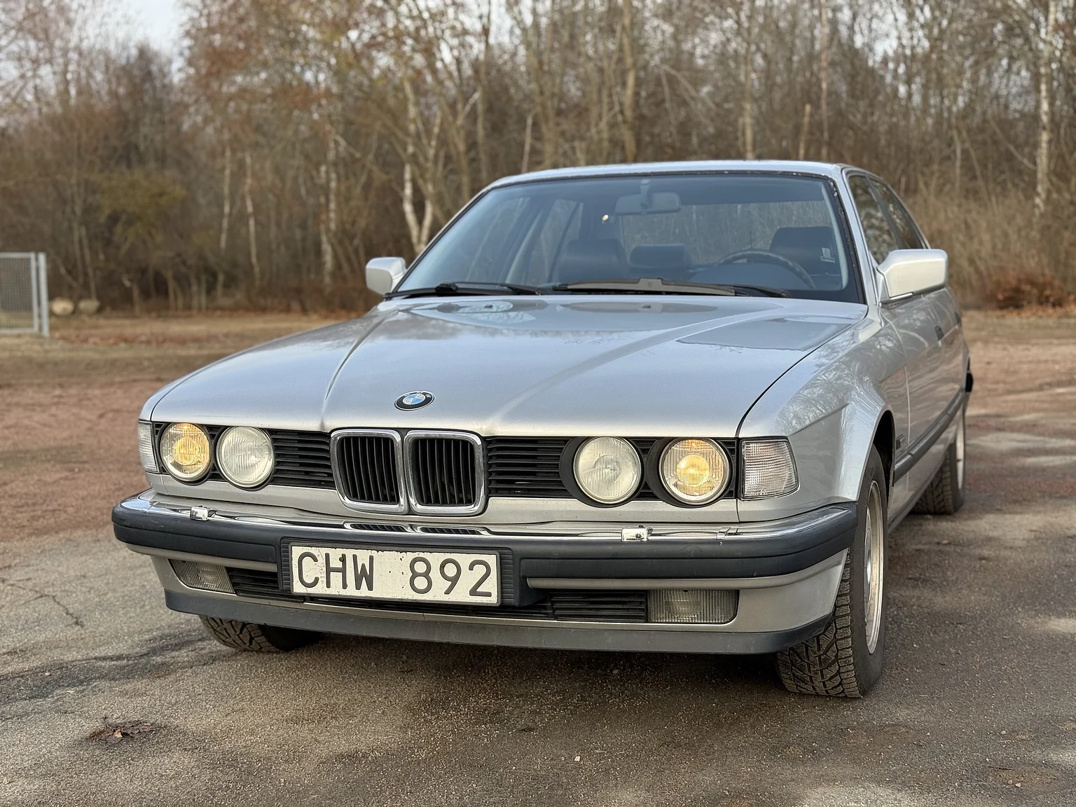 Exteriörbild på 1992 BMW 730iA (6)