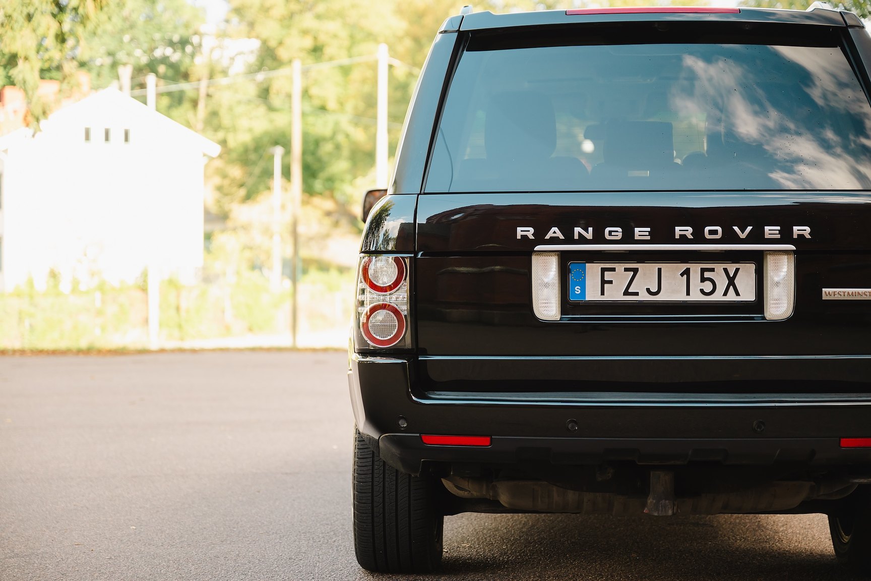 Exterior image of 2012 Range Rover 4.4 TDV8 Westminster 